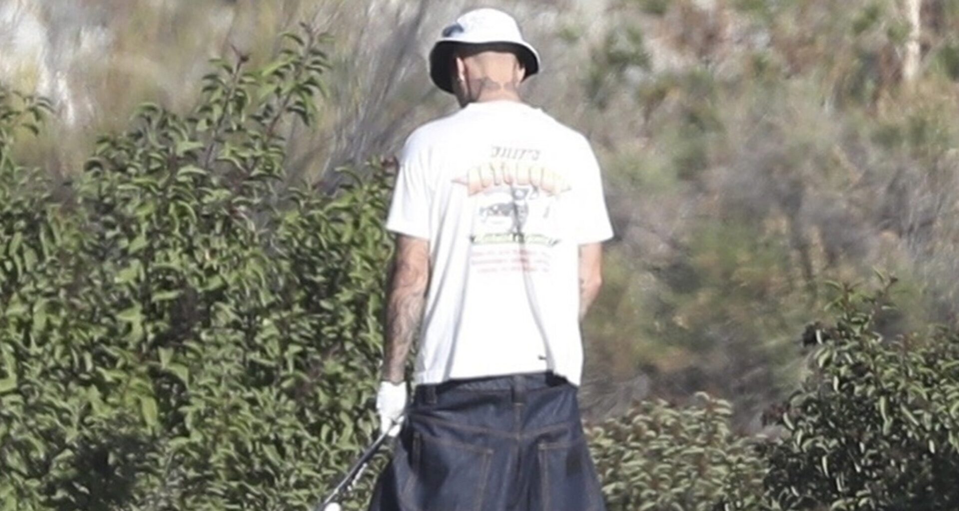 Justin Bieber Caught on Camera Relieving Himself in Golf Course Bushes