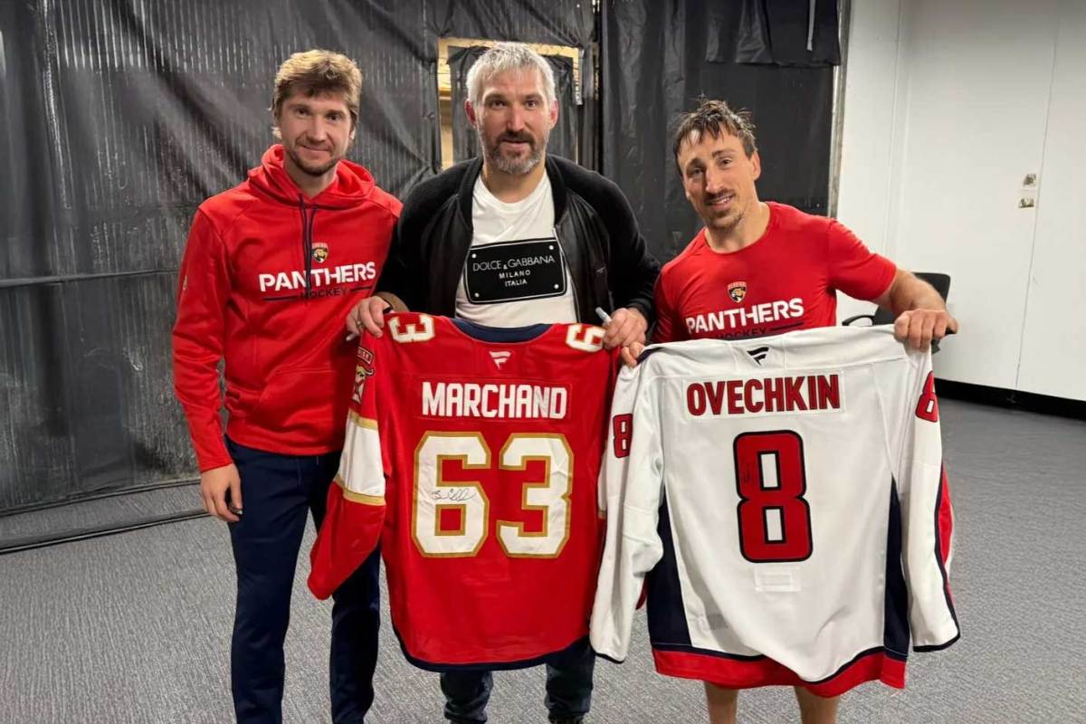 Alex Ovechkin exchanges jerseys with Brad Marchand after Panthers winger registers 1,000th NHL point against Capitals