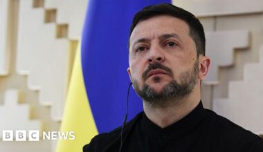 Volodymyr Zelensky warns against giving away territory to Russia, as latest Ukraine talks end