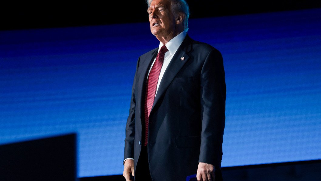 Trump Backs 500% Tariffs on Nations Trading With Russia, Warns Iran Could Be Next