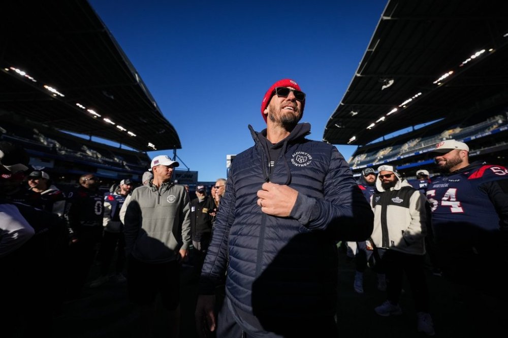 Montreal Alouettes' head coach Jason Maas talks to players during a walk-through ahead of the 112th CFL Grey Cup, in Winnipeg, on Saturday, Nov. 15, 2025. THE CANADIAN PRESS/Darryl Dyck