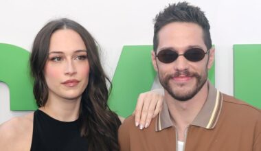 Pete Davidson’s Girlfriend Elsie Hewitt Says She’s In ‘Absolute Agony’ Almost ’24/7′ Amid Pregnancy | Elsie Hewitt, Pete Davidson | Celebrity News and Gossip | Entertainment, Photos and Videos