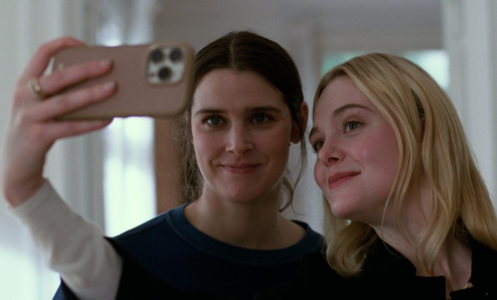 Inga Ibsdotter Lilleaas as Agnes Borg Pettersen and Elle Fanning as Rachel Kemp in "Sentimental Value" (Kasper Tuxen Andersen/Neon)