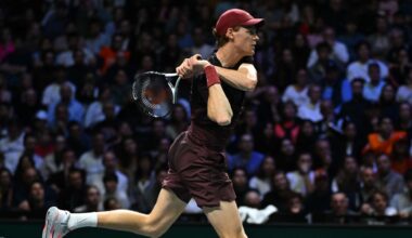 Jannik Sinner surges past Alexander Zverev to Paris final, cusp of reclaiming World No. 1 | ATP Tour