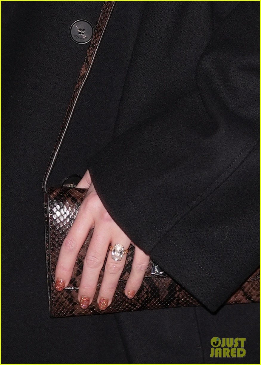 taylor swift gigi hadid out in nyc 035230697