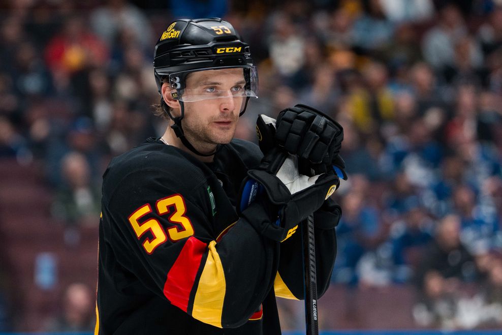 Teddy Blueger Canucks