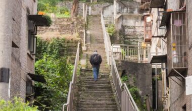Cheng visits his hometown, awash in the tides of history and time