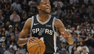 Fox returns after extended absence to seal Spurs victory