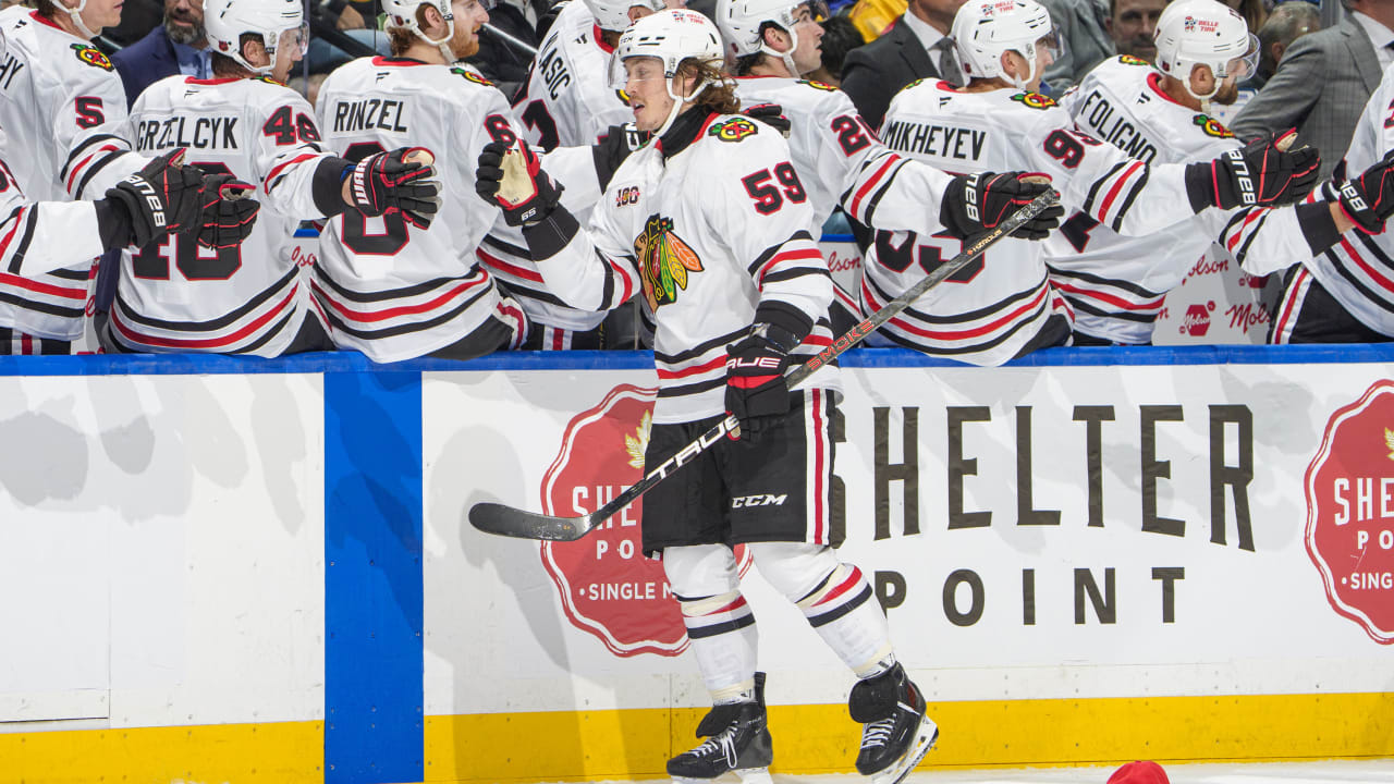 Bertuzzi's late hat trick powers Blackhawks past Canucks