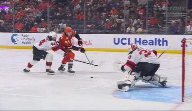 Sennecke roofs game opener | NHL.com