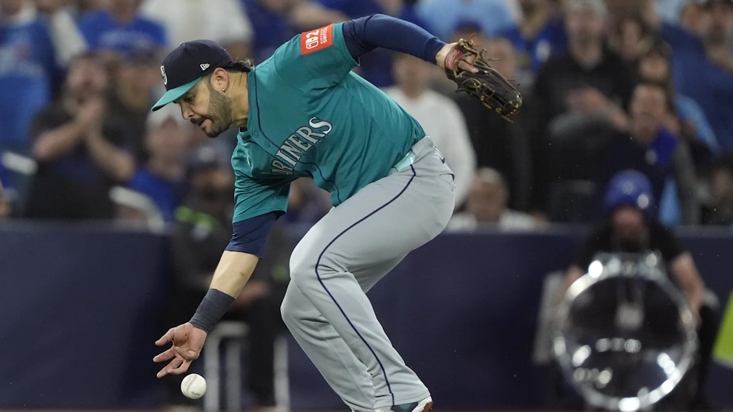 MLB Writer says re-signing Eugenio Suarez is the 'perfect fit' for the Mariners