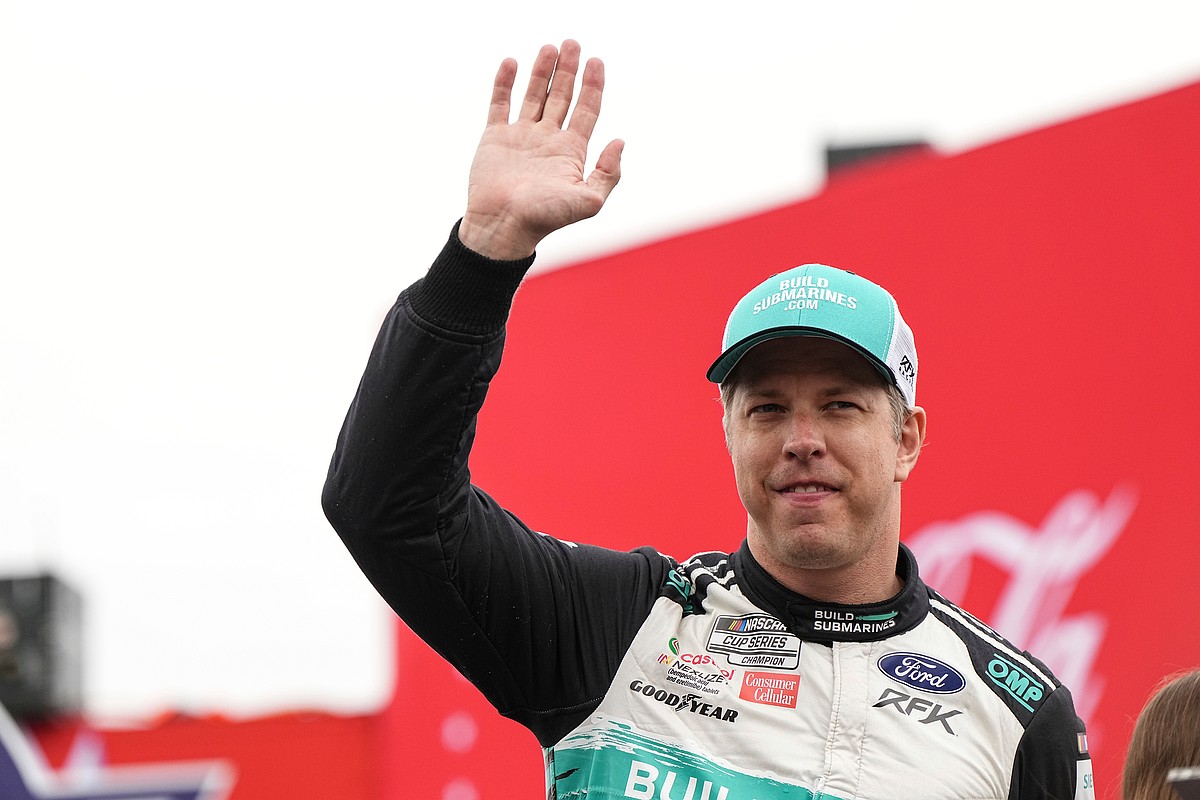 NASCAR driver Brad Keselowski breaks leg in skiing accident