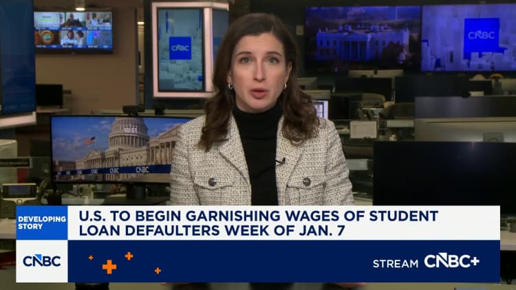 Trump administration to start garnishing wages of student loan defaulters in January