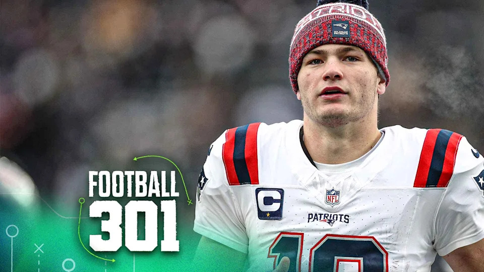 EAST RUTHERFORD, NEW JERSEY - DECEMBER 28: Drake Maye #10 of the New England Patriots looks on during the game against the New York Jets at MetLife Stadium on December 28, 2025 in East Rutherford, New Jersey. (Photo by Evan Bernstein/Getty Images)