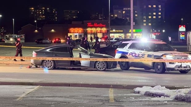 Man, 25, dead after shots fired at vehicle in Brampton, police say