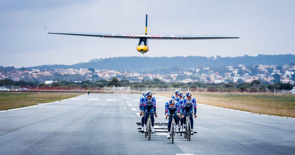 🎥 Red Bull-BORA-hansgrohe pull off crazy stunt and get a plane to take off on cycling power