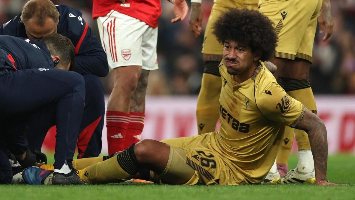 Chris Richards stretchered off for Crystal Palace as USMNT injury woes worsen