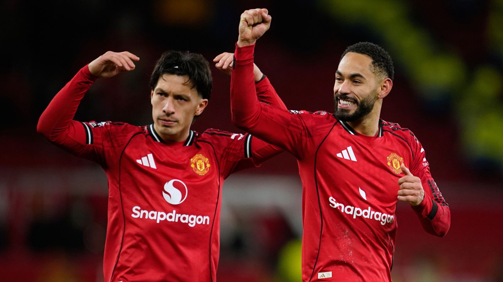 Manchester United's Lisandro Martinez and Matheus Cunha celebrate the win against Newcastle