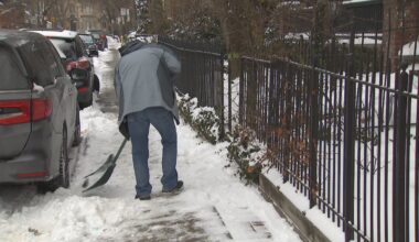 Toronto digs out after Boxing Day snowfall