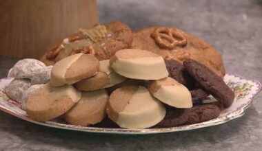 Recipe: Brown butter salty crunchy chocolate chip cookies - BC