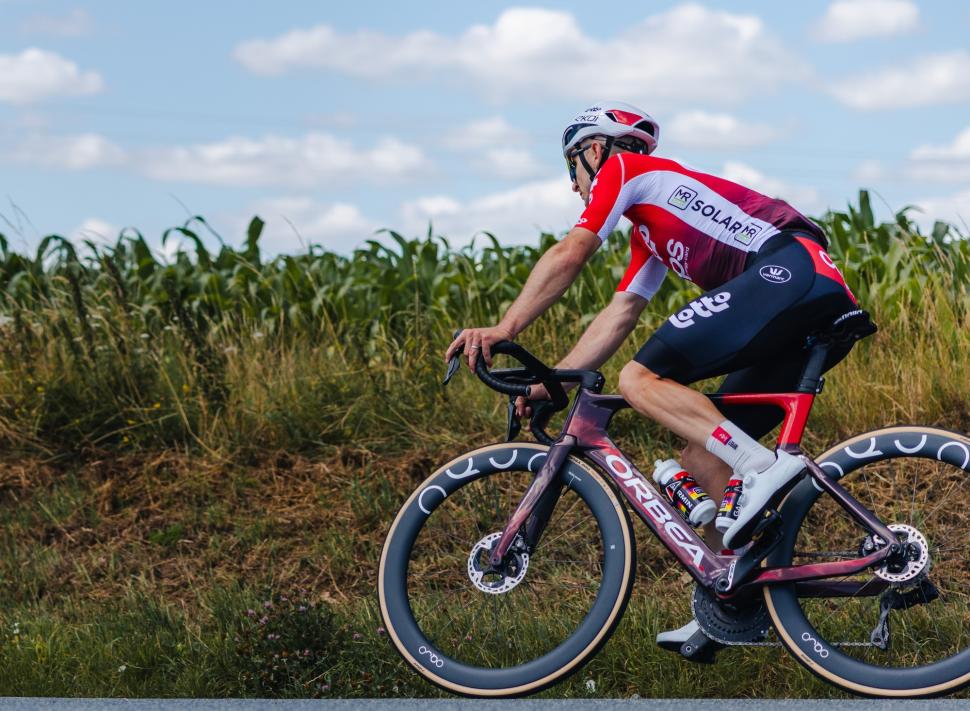 2025 Oquo RA57 Ltd wheels