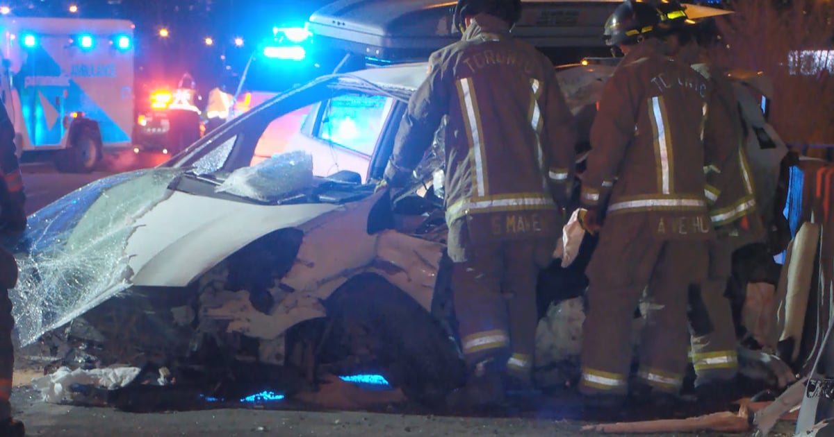 Gardiner Expressway crash near Kipling leaves man injured