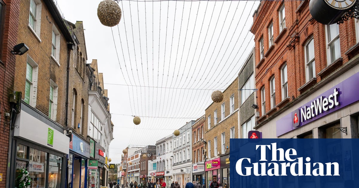 Retail sales unexpectedly fall in Great Britain in run-up to Christmas | Retail industry