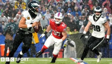 NFL: Scores, results and updates to play-off picture during week 17, including radio commentary on Eagles at Bills