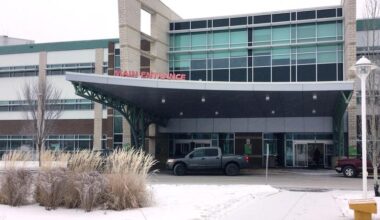 Red Deer and Lethbridge chartered surgical centres cancelled, province to look for new operator