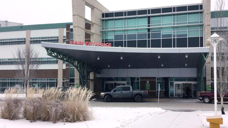 Red Deer and Lethbridge chartered surgical centres cancelled, province to look for new operator