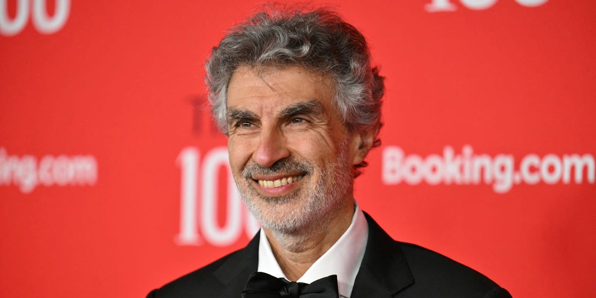 Godfather of AI Shares Advice to His Grandson in the Age of AI: Be a 'Beautiful Human'