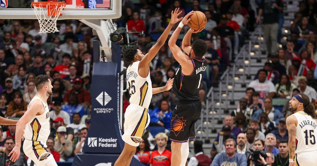 Devin Booker leads Phoenix Suns past New Orleans Pelicans