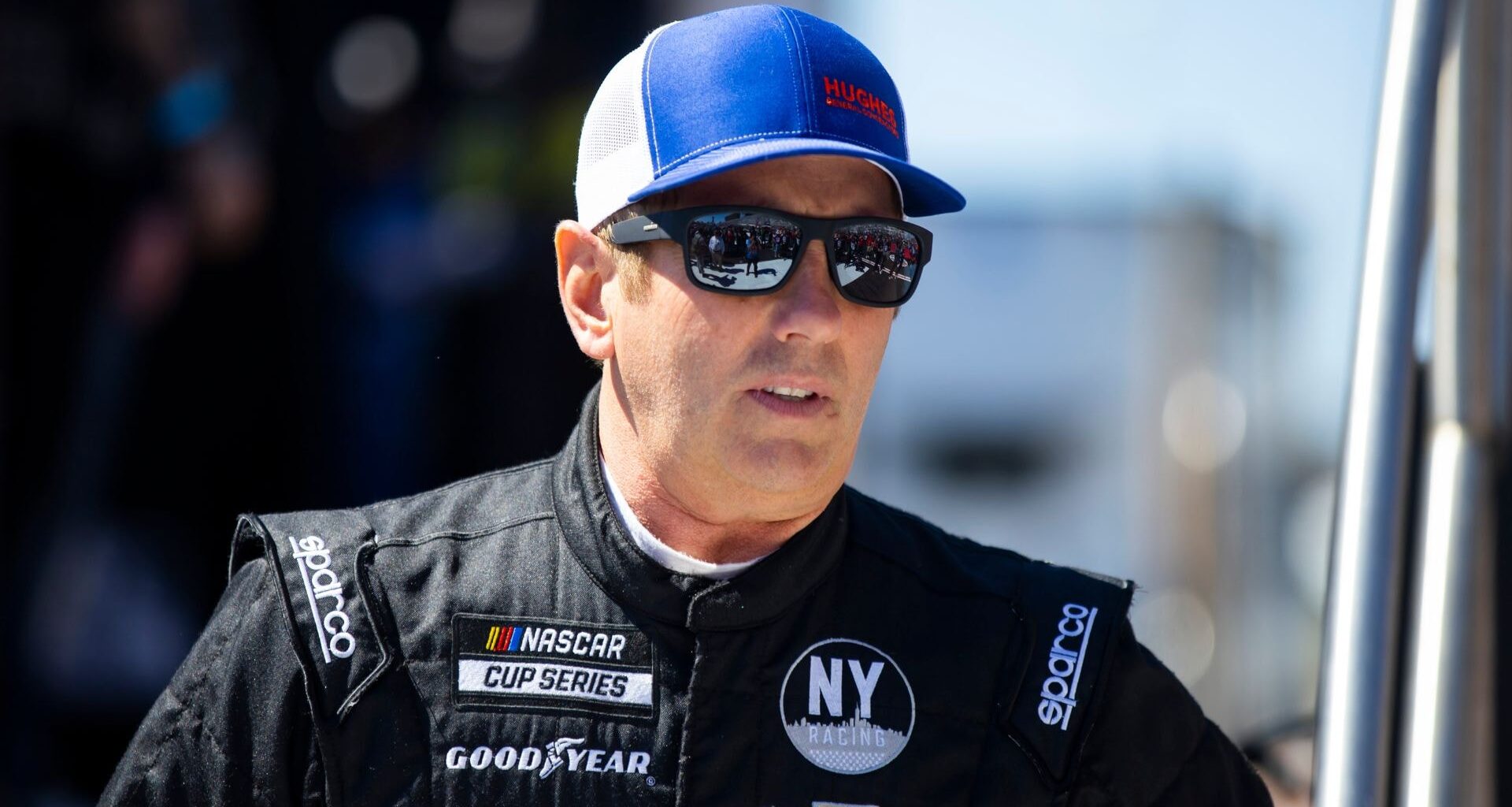 Mark Martin (L) and Greg Biffle (R)