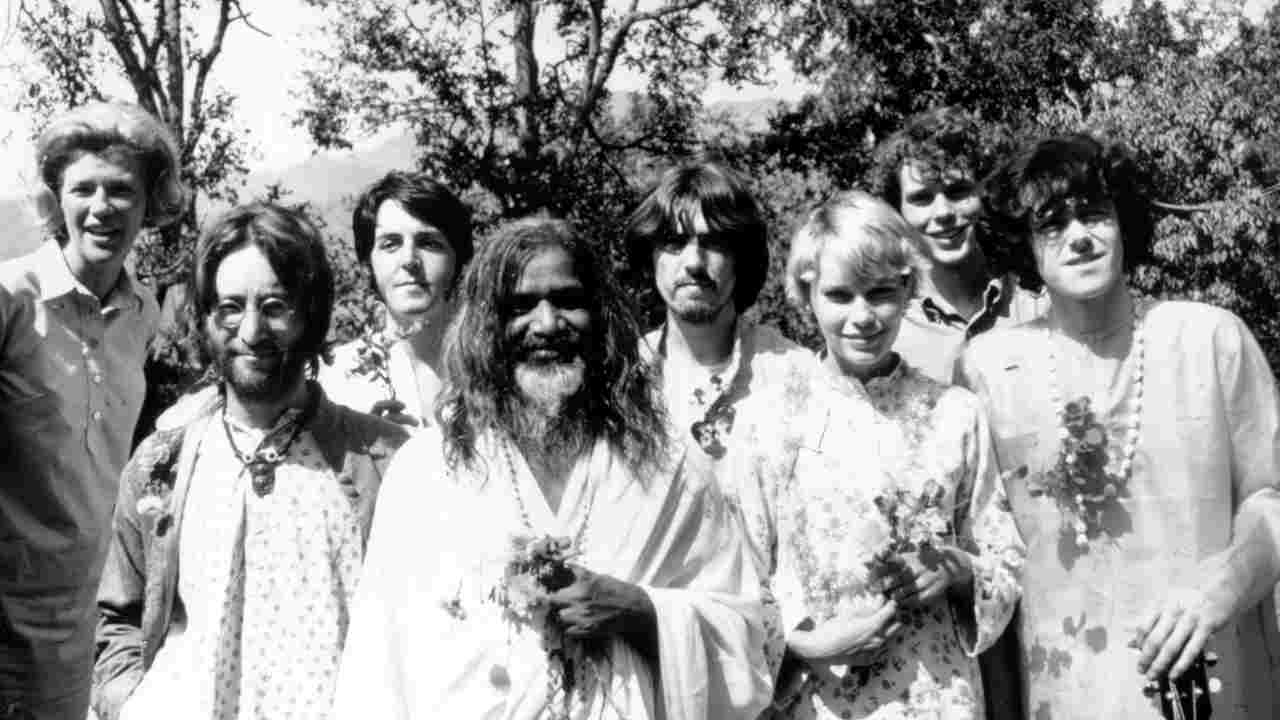 Donovan with the Maharishi Mahesh Yogi, The Beatles and their entourage in India in 1968