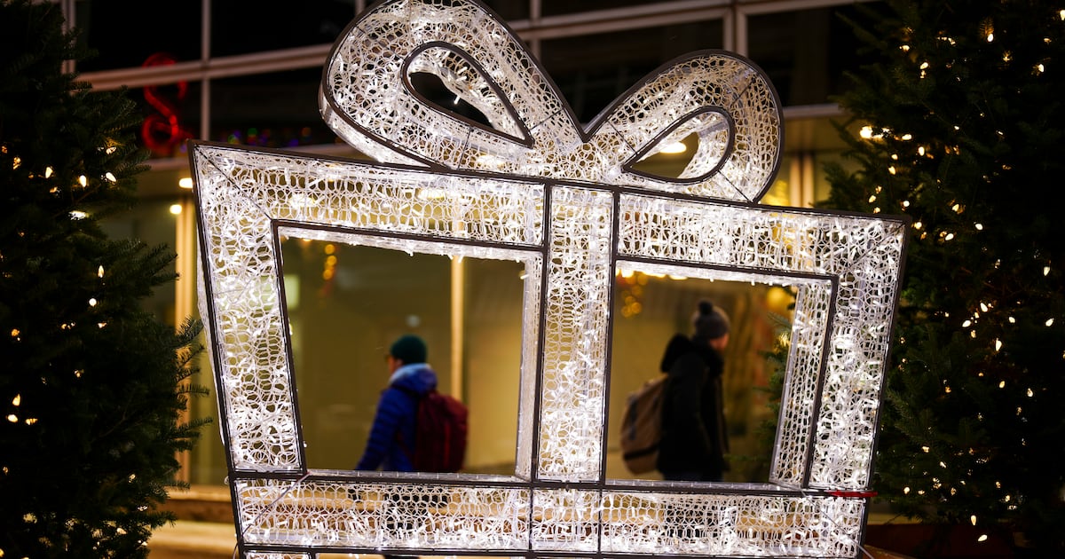 Here are the barriers Canadians face in buying local this holiday season: Nanos survey - CTV News