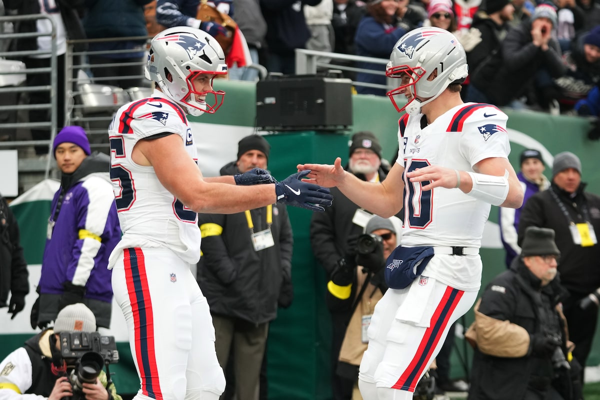 NFL roundup: Patriots win first AFC East title since 2019