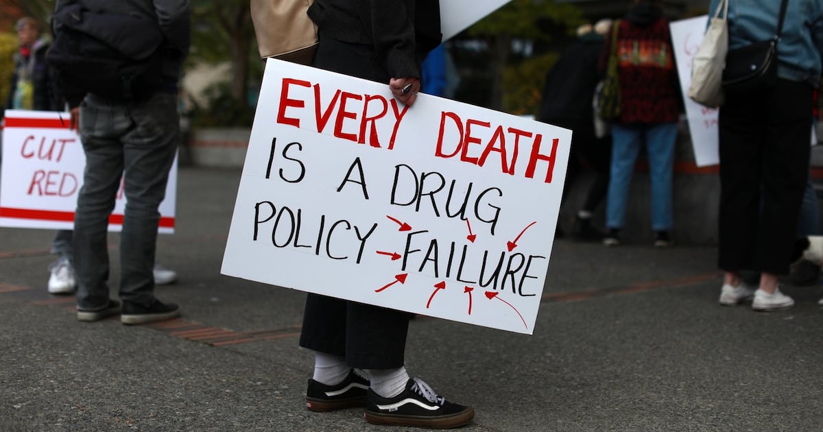 drug overdoes down in Canada new data shows