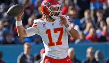 Kansas City Chiefs QB Gardner Minshew questionable to return after knee injury, replaced by Chris Oladokun