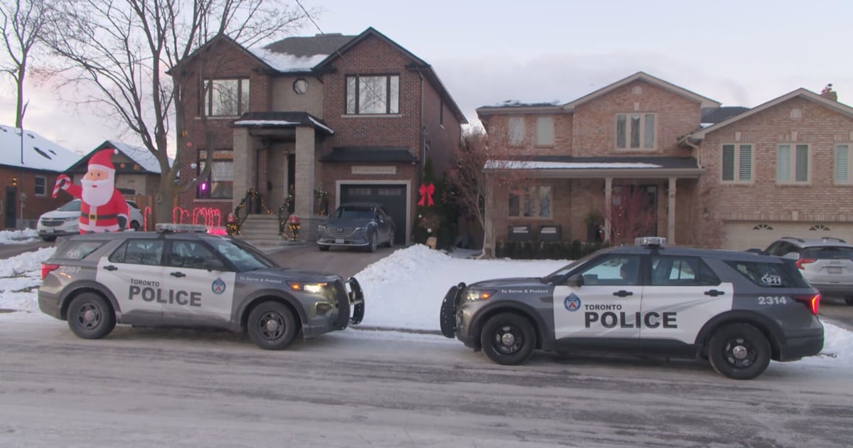 Male stabbed in Toronto’s west end, 1 arrested