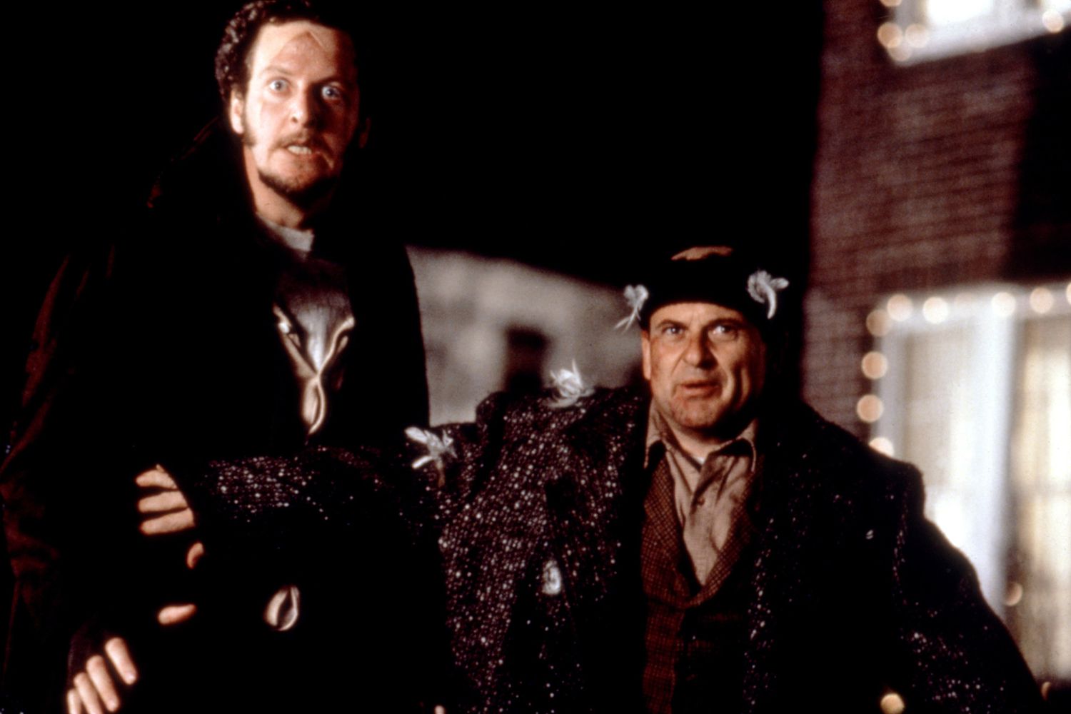 'Home Alone' actor is making a sculpture of his iconic scene for house owners