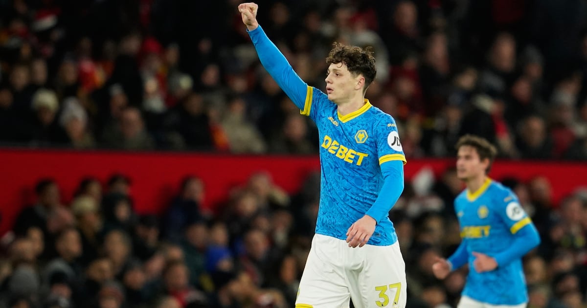 Winless Wolves hold Man United to a surprise draw