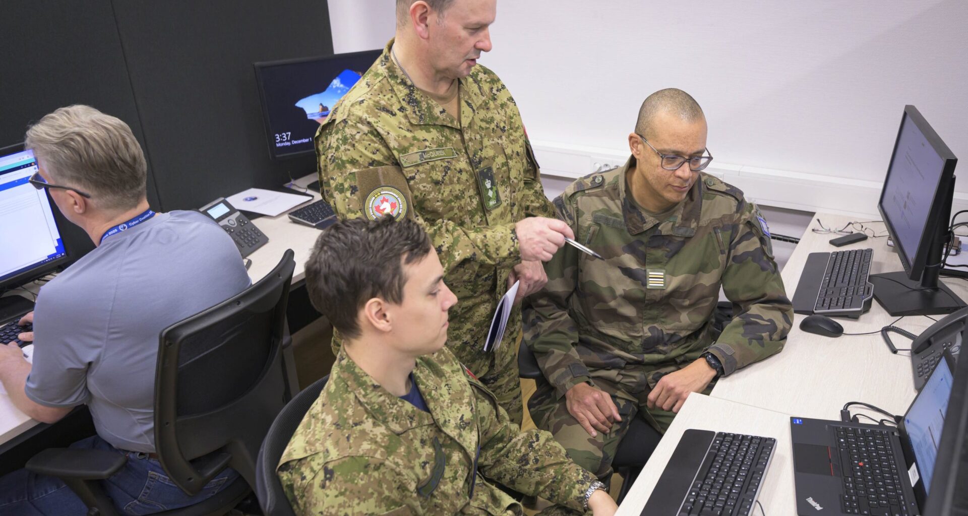 Canada prepares for battle in cyberspace