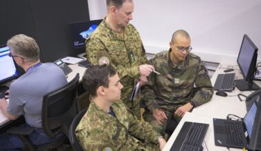 Canada prepares for battle in cyberspace