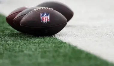 Is there an NFL game tonight? Explaining Week 17 weekend schedule image