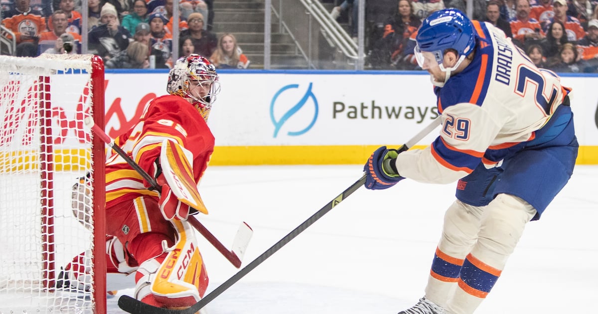 Leon Draisaitl nets hat trick, Edmonton Oilers douse Calgary Flames
