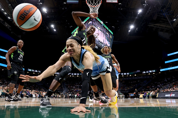 ‘Should Be On The Team Even If She’s Smoking Crack’: Chennedy Carter Is Raining Buckets In China. WNBA Fans Want To Know Why She’s Being Blackballed