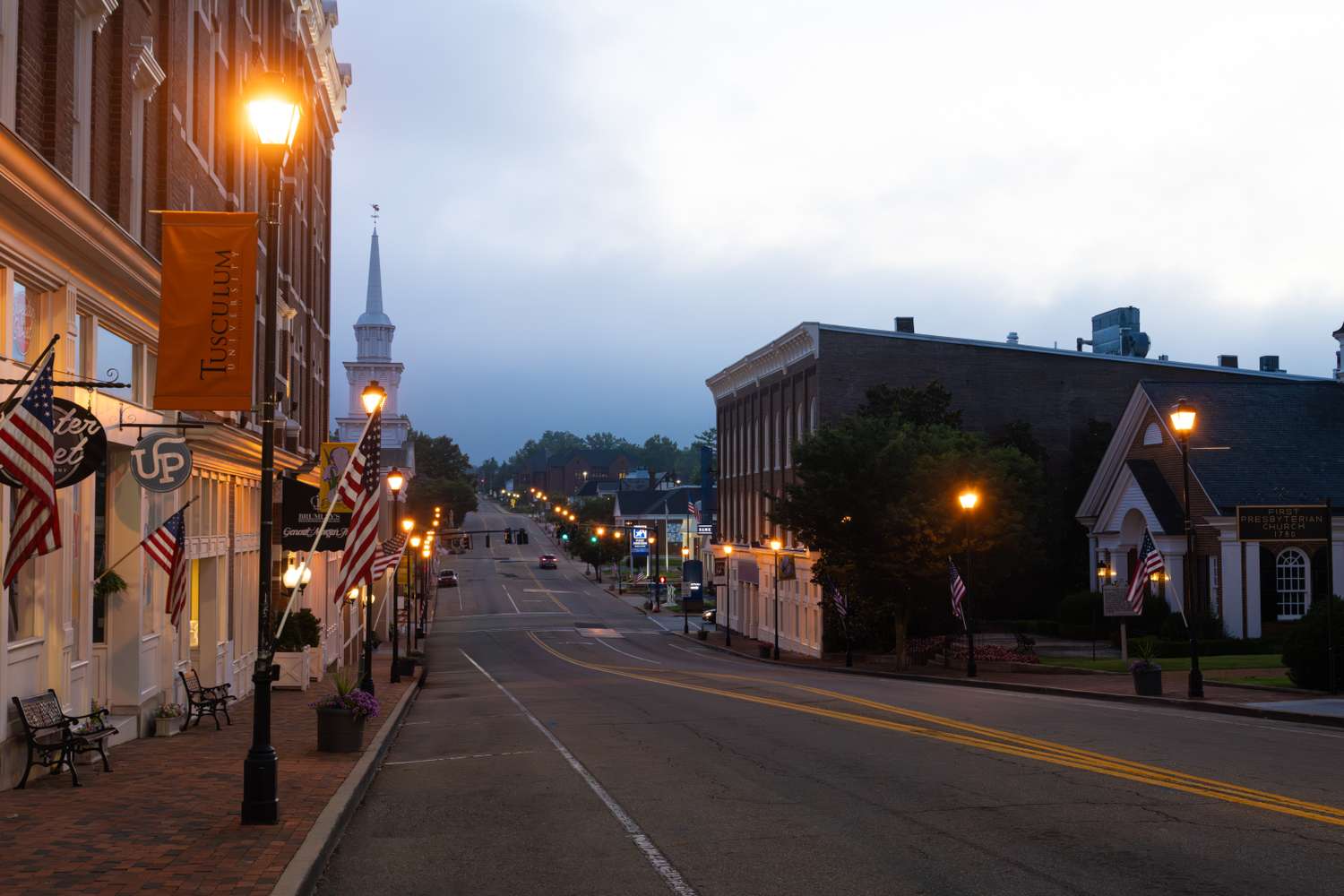 18 Small Towns With No Taxes on 401(k), IRA, and Social Security Income to Consider