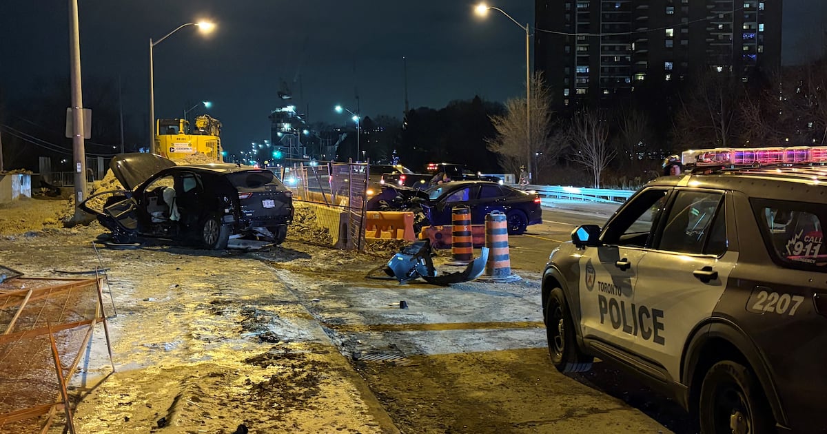 Man seriously hurt in south Etobicoke crash