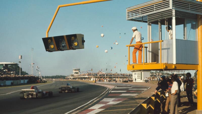 Hot air balloons in the sky above 1972 F1 Argentine GP