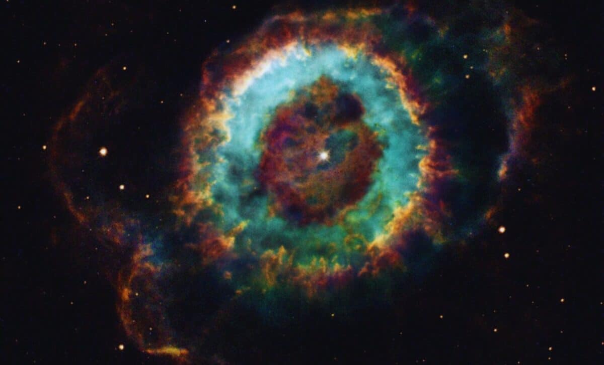 Hubble Captures Breathtaking 'ghost Nebula' — What Happens To Stars Before They Die